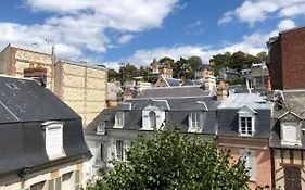 2 pièces- rue piétonne Trouville -Le petit juliana